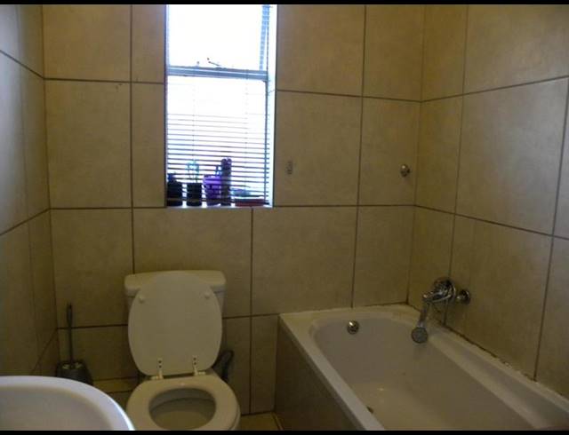 2 BEDROOM TOWNHOUSE FOR SALE IN BUCCLEUCH